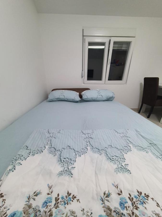 Apartman Tolosi 2 بودغوريتْسا المظهر الخارجي الصورة