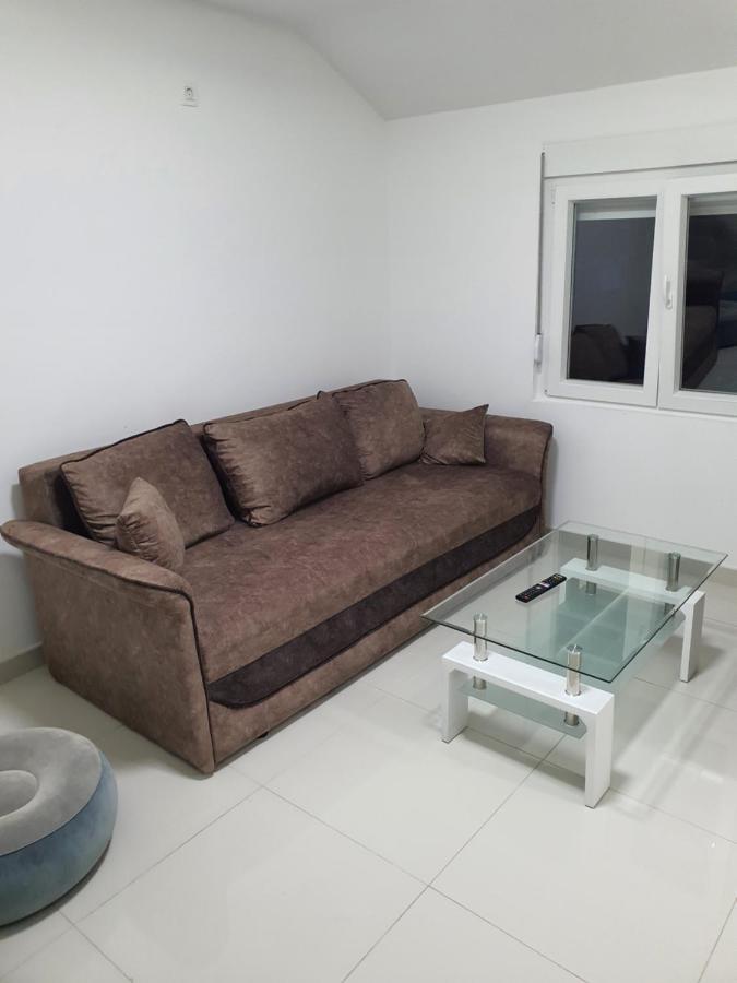 Apartman Tolosi 2 بودغوريتْسا المظهر الخارجي الصورة