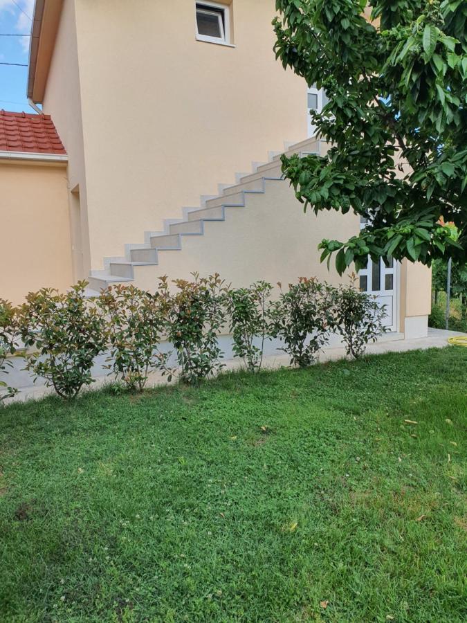 Apartman Tolosi 2 بودغوريتْسا المظهر الخارجي الصورة