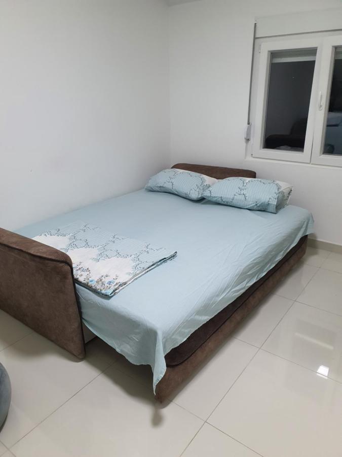 Apartman Tolosi 2 بودغوريتْسا المظهر الخارجي الصورة