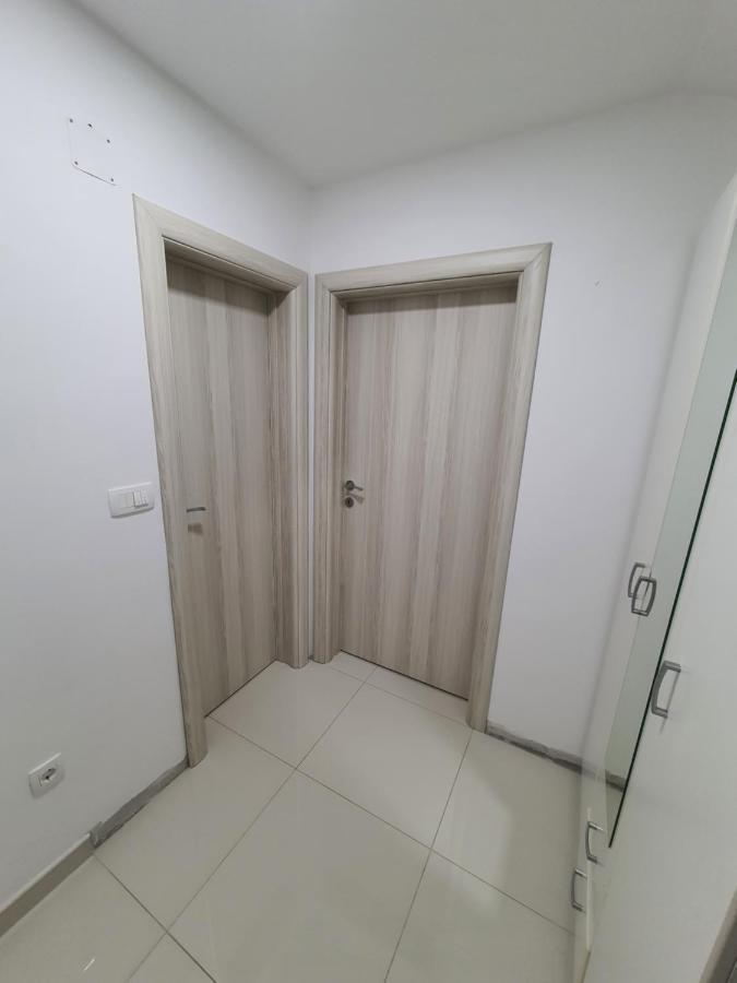 Apartman Tolosi 2 بودغوريتْسا المظهر الخارجي الصورة